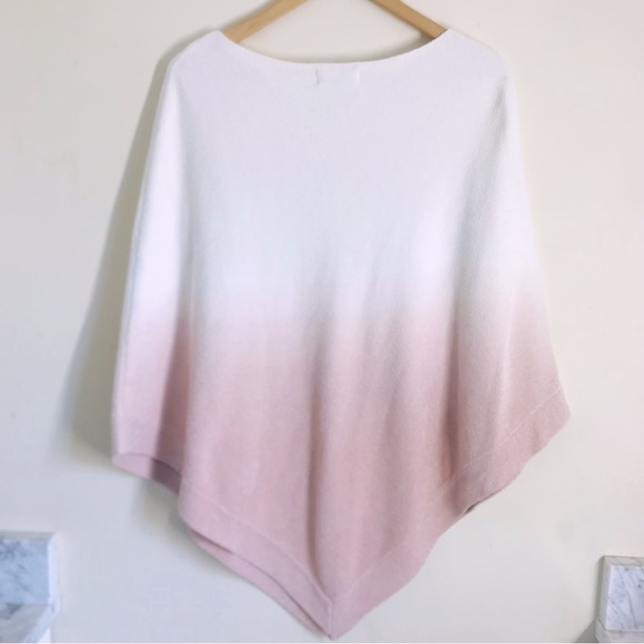 Barefoot Dreams CozyChic Ultra Lite Ocean Breeze Poncho White Pink Ombre O/S - Picture 3 of 12